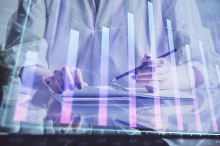 Kosten effizient reduzieren: Depotstrukturen und Broker-Auswahl für Core-Satellite-Portfolios in Deutschland