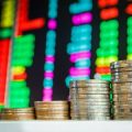 Portfoliostrukturierung für Deutsche: Mit ETFs diversifizieren oder gezielt Einzelaktien auswählen?