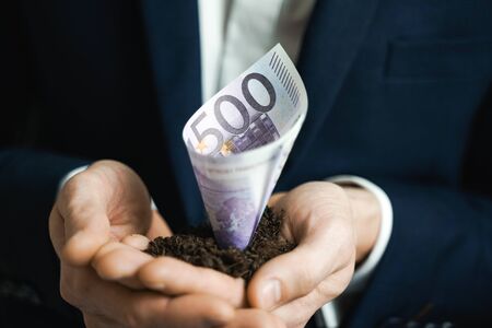 Frauen und Altersvorsorge: Wie Riester- und Rürup-Rente speziell helfen können