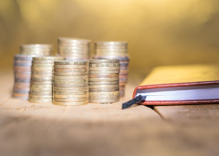 Vergleich von Bundesanleihen und Festgeldkonten: Was passt besser zu deutschen Investoren?